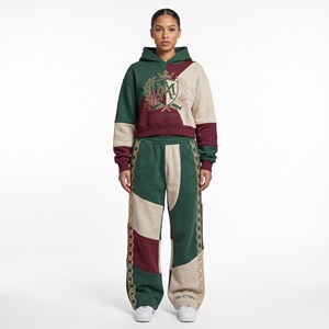 Conjunto Deportivo de Dos Piezas para Mujer, Sudadera Corta con Capucha y Pantalones Jogger, Diseño Personalizado con Parches Bordados, Ropa Deportiva Urbana - Product Image 1