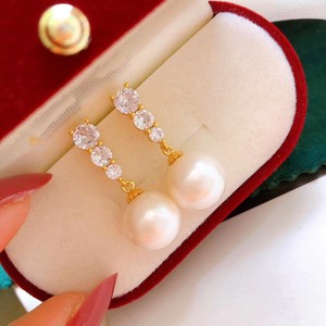 Boucles d'oreilles en perles d'eau douce dégradées de style coréen, tempérament de déesse estivale, style baroque, élégantes et lustrées - Product Image 1