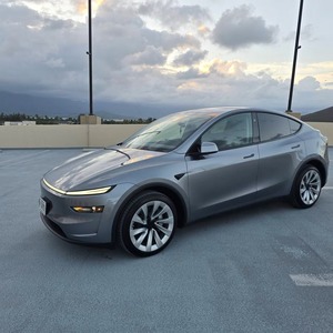 รถยนต์ไฟฟ้า Tesla Model Y รุ่นขายดีที่สุด SUV ระดับหรูหรา ภายในตกแต่งอย่างดี ระบบชาร์จเร็ว ดีไซน์ทันสมัย พร้อมสำหรับตลาดนานาชาติ - Product Image 6