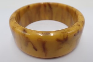 Brazalete de Resina Epoxi Premium, Joyería Hecha a Mano con Color Personalizado para Mercados Mayoristas de Moda - Product Image 1