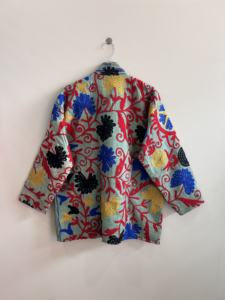 เสื้อแจ็คเก็ตปักมือซูซานีคุณภาพดีเยี่ยม แบบสั้น ผ้าควิลท์คันธา สไตล์วินเทจ ของขวัญสำหรับเธอ - Product Image 6