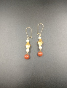 Boucles d'oreilles pendantes vintage en laiton plaqué or, coupe princesse, perles d'imitation, nœud papillon, style bohème classique, bijoux de mariage pour femmes - Product Image 6