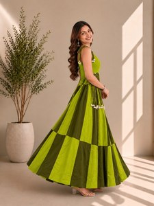 Indian Ethnic Wear <b>Green</b> Checkered Cotton Lehenga Choli Set Cowrie Shell Fringe <b>Crop</b> <b>Top</b> Indo Western Navratri Garba Dress - Product Image 3