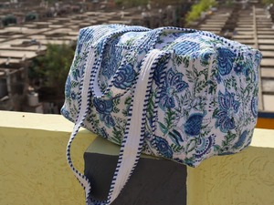 Sac de voyage matelassé à imprimé floral, fermeture éclair, grande capacité, style décontracté, tissu en coton, portable - Product Image 1