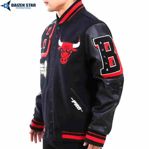 Chaqueta Varsity para Hombre, Negra y Roja, con Mangas de Cuero, Logotipo Bordado, Diseño de Parche, Cuello Camisero, para Otoño - Product Image 5