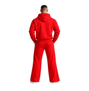 Conjunto Deportivo Personalizado con Logotipo en Relieve para Hombre, Sudadera con Capucha y Pantalones Deportivos Rojos, Traje Deportivo de Felpa de Algodón Premium, Ropa Deportiva Urbana - Product Image 4