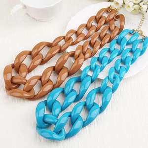 Collar Colgante de Resina Hecho a Mano Moderno, Joyería de Epoxi Transparente, Collar Elegante y a la Moda, Regalo para Mujer, Estilo Único - Product Image 6