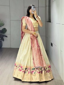 Lehenga Choli en soie Paithani de créateur avec richesse de broderies Zari et dupatta contrastant – Collection ethnique - Product Image 3