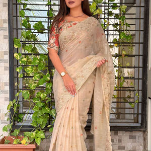Sari traditionnel en coton pour mariages et occasions festives, toutes saisons, avec chemisier de créateur, prêt à porter. - Product Image 1