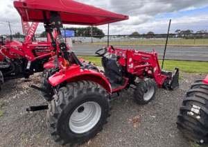 Tracteur Mahindra Max 28A HST 2025 d'occasion en excellent état avec chargeur 4-en-1 et broyeur de 1200 mm à prix réduit - Product Image 5