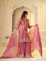 Ensemble de costume Fendy en soie avec sequins et broderies multiples, haut avec pantalon Sharara doublé et dupatta brodée UV 153
