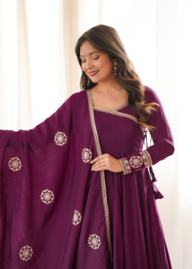 Robe Anarkali en soie Chanderi pure romaine, brodée de sequins, avec pantalon cousu et dupatta à bordure, pour femmes MY 105 - Product Image 5
