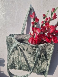 Green Solid Color Vintage <b>Lightweight</b> Quilted Cotton Tote <b>Bag</b> 18x18cm Shoulder Handbag for Shopping Travel & <b>Beach</b> Use - Product Image 4