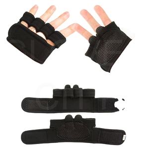 Guantes de cuero de medio dedo unisex para fitness Guantes de entrenamiento de gimnasia pesados transpirables para entrenamiento hechos por GLOVES City - Product Image 1