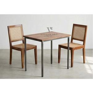 Juego de Comedor Ecológico de Madera Maciza con Mesa y Sillas para Espacios Residenciales y Comerciales - Product Image 1