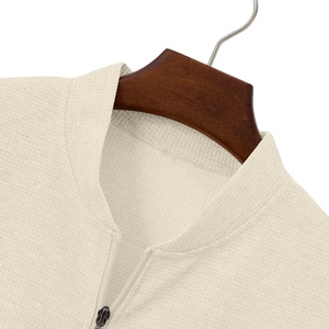 เสื้อแจ็คเก็ตวาร์ซิตี้แบบถักกันน้ำสำหรับผู้ชาย ดีไซน์สีสันตามสั่ง มีสไตล์ บุขนแกะ เหมาะสำหรับฤดูหนาว ขายส่ง - Product Image 3