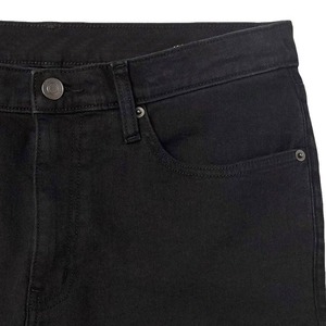 Shorts en jean noir pour homme, taille mi-haute, en coton, décontractés, avec poches, fermeture boutonnée, bonne qualité et confortables. - Product Image 6