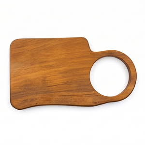 Tabla de cortar profesional de madera de teca con mango circular grande, tabla de cortar de madera con forma única para servir en la cocina. - Product Image 2