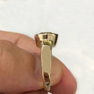 แหวนหมั้นเพชรโมอิสซาไนต์ทรงกลมแบบฝังเต็มวง ตัวเรือนเงินแท้ 925 แหวนสัญญาสำหรับเธอ ของขวัญวันครบรอบ - Product Image 2