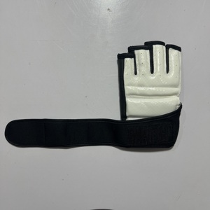 Gants de grappling MMA en gros, gants de boxe sans doigts, gants à paume ouverte en cuir synthétique durable avec support de poignet pour l'entraînement - Product Image 5