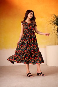 Vêtements ethniques indiens en soie Maslin avec imprimé floral, robes de style moderne, collections de Kurtis pour femmes, vêtements décontractés et de soirée - Product Image 6