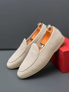 Mocassins en daim tendance pour hommes et femmes, chaussures plates à enfiler, design mocassin pour le bureau, les mariages, les saisons printemps-hiver - Product Image 6