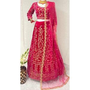 Lehenga choli งานเย็บปักถักร้อยกำมะหยี่ออกแบบด้วยสีแดง - Product Image 1