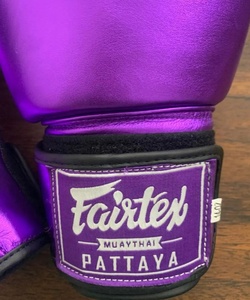 ถุงมือชกมวย Fairtex คุณภาพสูง หนังแท้ สำหรับมวยไทย ฝึกซ้อม ปรับขนาดได้ด้วยแถบตีนตุ๊กแก น้ำหนักเบา ระบายอากาศได้ดี - Product Image 4