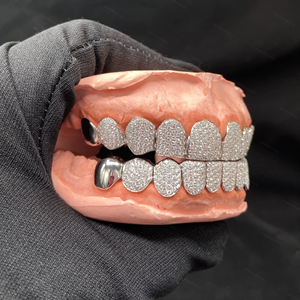 Meilleur prix pour Grillz dentaire personnalisé en argent 925, style Hip Hop, serti de diamants Moissanite, bijoux dentaires en argent - Product Image 4