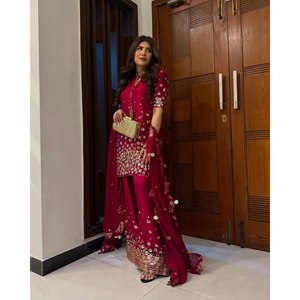 Conjunto de Traje de Fiesta de Satén con Bordado y Lentejuelas, Talla XL - Product Image 3