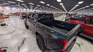 สินค้าแท้คุณภาพสูง มือสอง สภาพดีเยี่ยม ปี 2025 โตโยต้า ทาโคมา TRD Sport Double Cab 4x4 พร้อมใช้งาน - Product Image 2