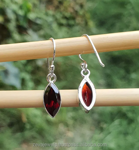 Boucles d'oreilles grenat marquise minimaliste léger porter tous les jours boucles d'oreilles délicates bijoux en pierres précieuses naturelles pour les femmes - Product Image 4