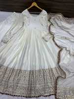 Robes Anarkali en soie Chinon, vêtements ethniques indiens, avec broderies et travail de cordonnet, grandes tailles, robes de mariage.