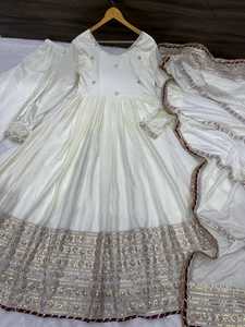 Vestidos Anarkali de seda Chinon con bordados y lentejuelas, ropa étnica india, tallas grandes, para bodas. - Product Image 6