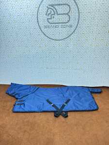 Couverture d'extérieur pour cheval Brand Zone, tissu Oxford 600D bleu, avec 2 sangles pour les pattes, col standard, toutes saisons, utilisation en extérieur, accessoires pour chevaux - Product Image 1