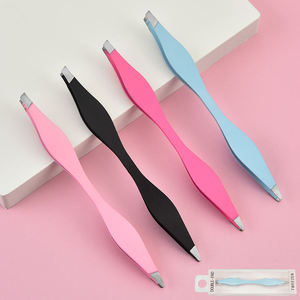 Pince à épiler professionnelle pour extensions de cils volume russe, à pointe étroite 75°, avec revêtement en papier doré et pointe en titane doré - Product Image 5