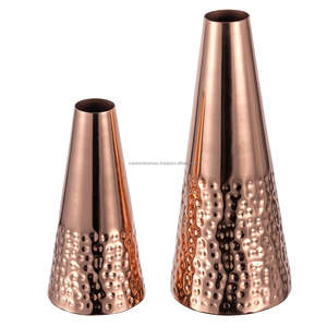 Vase à fleurs décoratif classique en métal pour l'intérieur traditionnel de la maison, support de présentation florale pour table de salon - Product Image 5