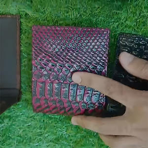 Portefeuille homme en cuir véritable de qualité supérieure, couleur vive, avec poche zippée, emplacements pour cartes, doublure en polyester, design élégant et tendance - Product Image 1