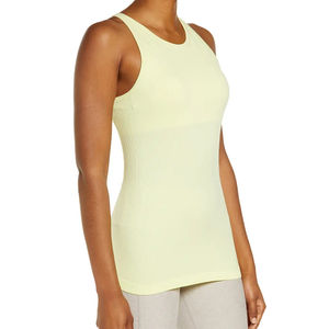 Camiseta sin mangas de lona tejida transpirable de la mejor calidad para mujer, talla grande, con logo frontal, de secado rápido, poliéster ecológico, color sólido, para actividades deportivas. - Product Image 2