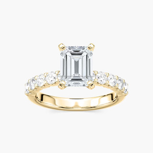 Anillo de Compromiso Minimalista con Diamante Cultivado en Laboratorio, Corte Esmeralda de 2 Quilates, Certificado IGI, Oro Amarillo de 14k, Banda de 2mm, para Mujer - Product Image 1