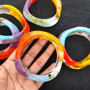 อะคริลิกแฮนด์เมดแบบกว้าง – สร้อยข้อมือลายหนาปรับได้ สไตล์โมเดิร์นโบโฮสำหรับผู้หญิง - Product Image 2