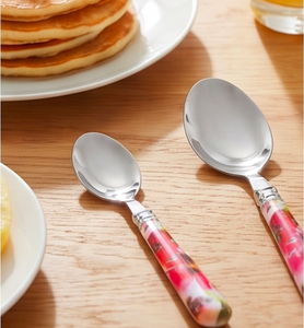 Ensemble de couverts à imprimé floral rouge avec tête en argent avec couverts en acier inoxydable pour table à manger, restaurants à domicile et hôtel - Product Image 4