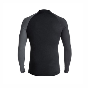 Rashguard pour homme de qualité supérieure en Spandex/Polyester, manches longues, léger, séchage rapide, respirant, antibactérien, anti-UV, devant - Product Image 3