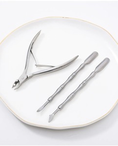 Juego de 3 Piezas de Cortaúñas Profesionales de Acero Inoxidable, Tijeras, Pinzas, Empujador de Cutículas Multifunción, Herramientas para el Cuidado de las Uñas - Product Image 5