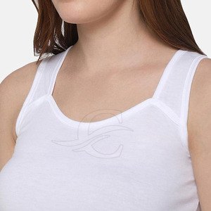 Camiseta sin mangas informal transpirable de alta calidad para mujer con logotipo frontal, último diseño, hecha en Pakistán, al mejor precio - Product Image 4