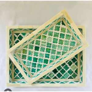 Ensemble de plateaux de service en bois décoratifs faits à la main avec incrustations d'os à motif marocain vert aqua pour une décoration intérieure élégante - Product Image 1