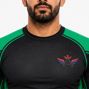 Haut de compression respirant et anti-humidité à manches longues pour entraînement de grappling et MMA en polyester et élasthanne - Product Image 5