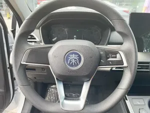 BYD Qin EV450 Listo para Operar, Vehículo Eléctrico Usado con Alto Kilometraje, Bajo Costo de Operación, Rendimiento Confiable para Negocios - Product Image 6