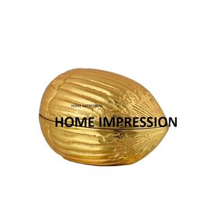 Bol de service décoratif pour fruits secs de créateur élégant Bols en forme de matériau métallique Bols à noix en métal doré Bols faits à la main en or de créateur - Product Image 1