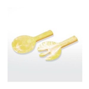Prix abordable : Cuillères à salade en résine bicolore à motif tourbillonnant unique, ustensiles de cuisine faits à la main en résine - Product Image 4